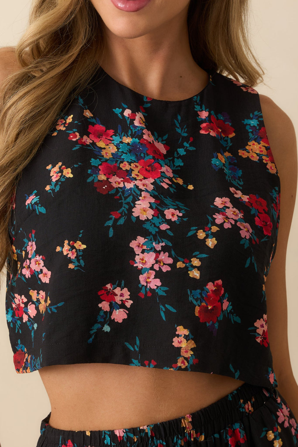 Roam and Bloom Black Multi Floral Print Crop Top